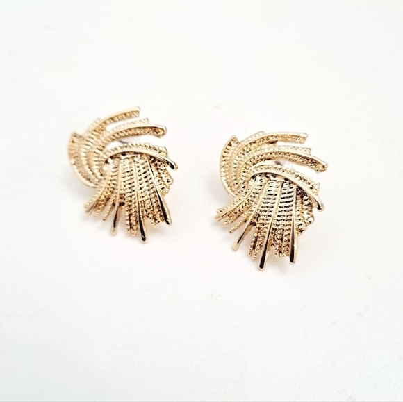 💖 2/$30 Womens earrings gold dainty statement elegant small stud wedding event - Picture 13 of 16